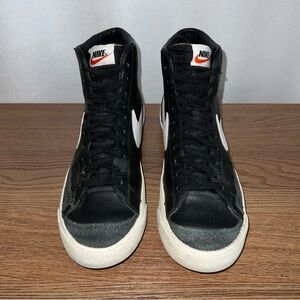 Nike Blazer Mid ’77 Vintage Black & White High-Top Sneakers Men’s 10.5